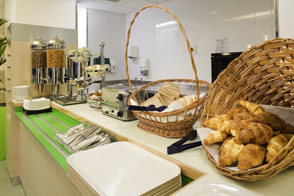 Ibis Budget Bradford Bradford  Bagian luar foto