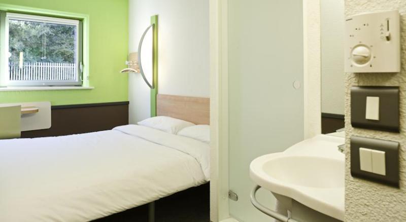 Ibis Budget Bradford Bradford  Bagian luar foto