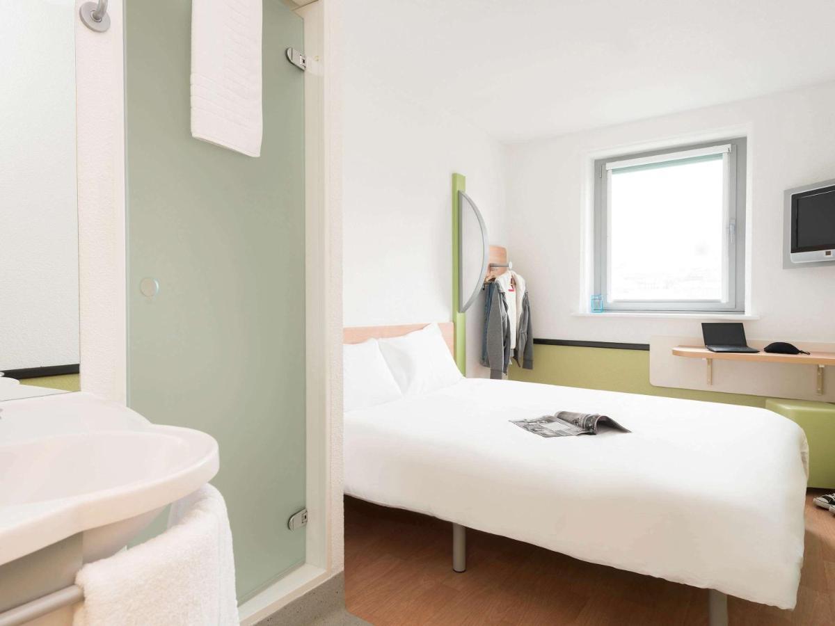 Ibis Budget Bradford Bradford  Bagian luar foto